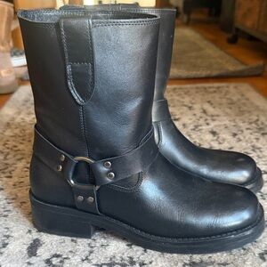 Black Leather Women’s Boots